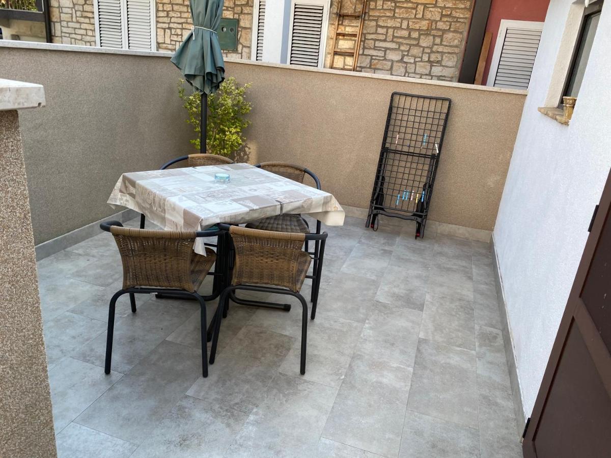רוביני Apartments Tin מראה חיצוני תמונה
