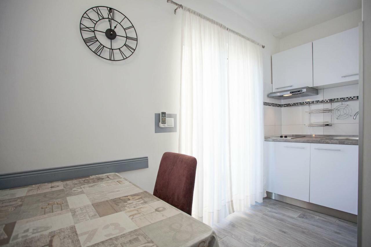 רוביני Apartments Tin מראה חיצוני תמונה