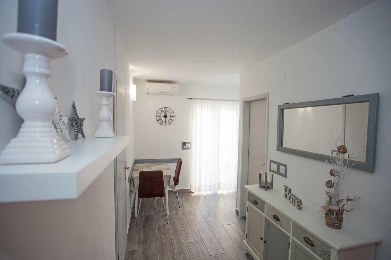 רוביני Apartments Tin מראה חיצוני תמונה